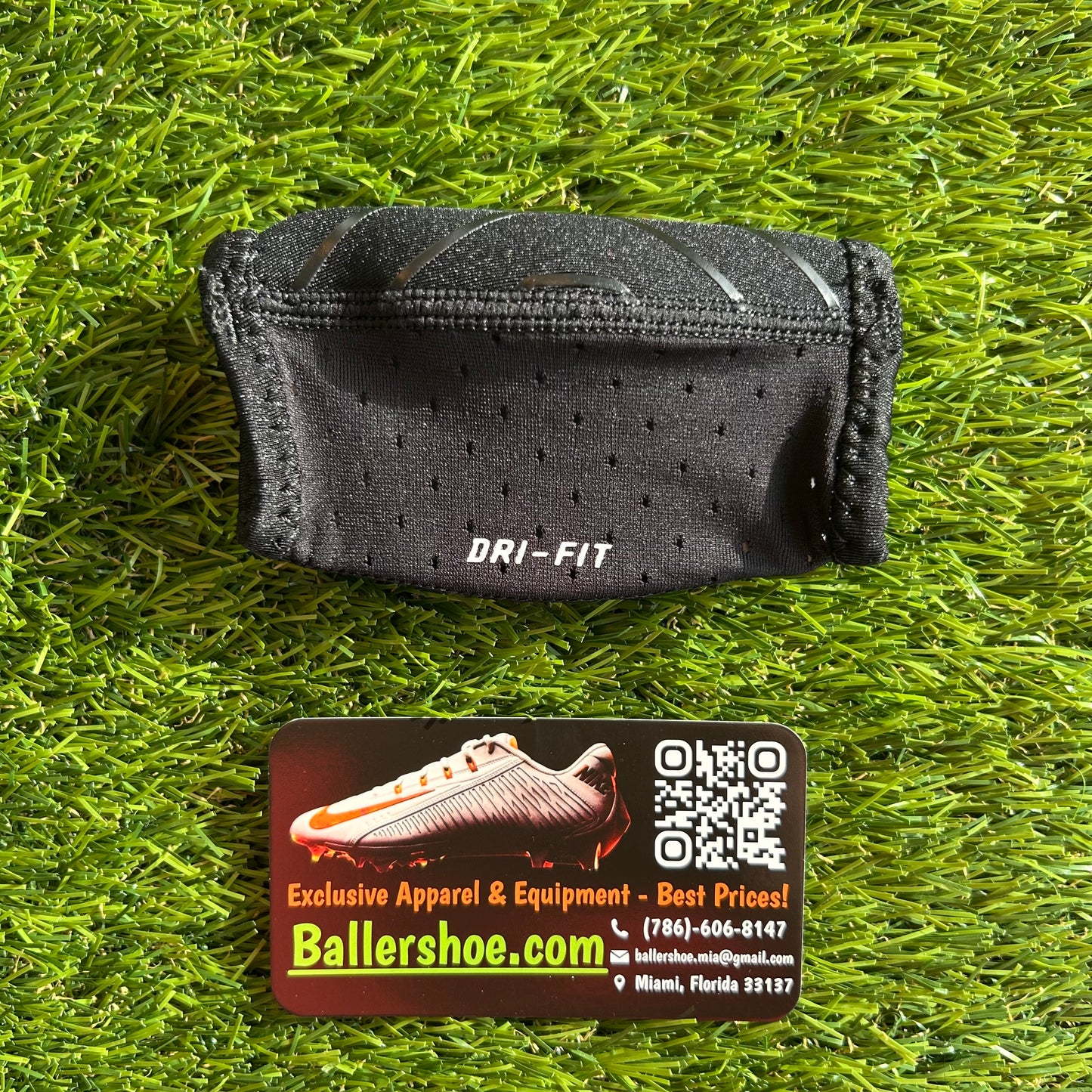 Nike Team Issue Dri-Fit Chin Shield 3.0