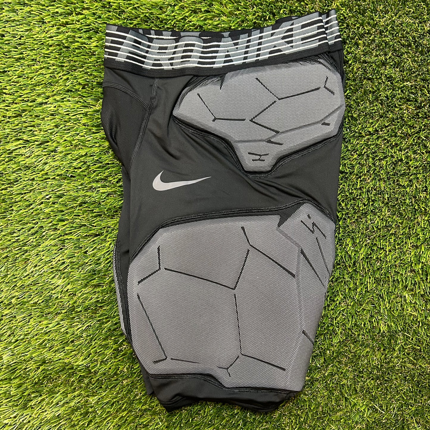 Nike Pro Hyperstrong 5-Pad Softshell Girdle
