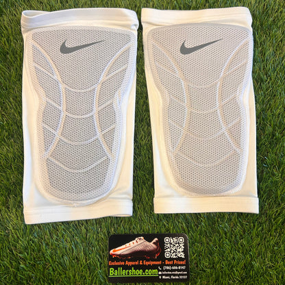 Nike Pro Hyperstrong Padded Shin Sleeves
