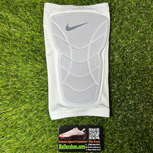 Nike Pro Hyperstrong Padded Shin Sleeve