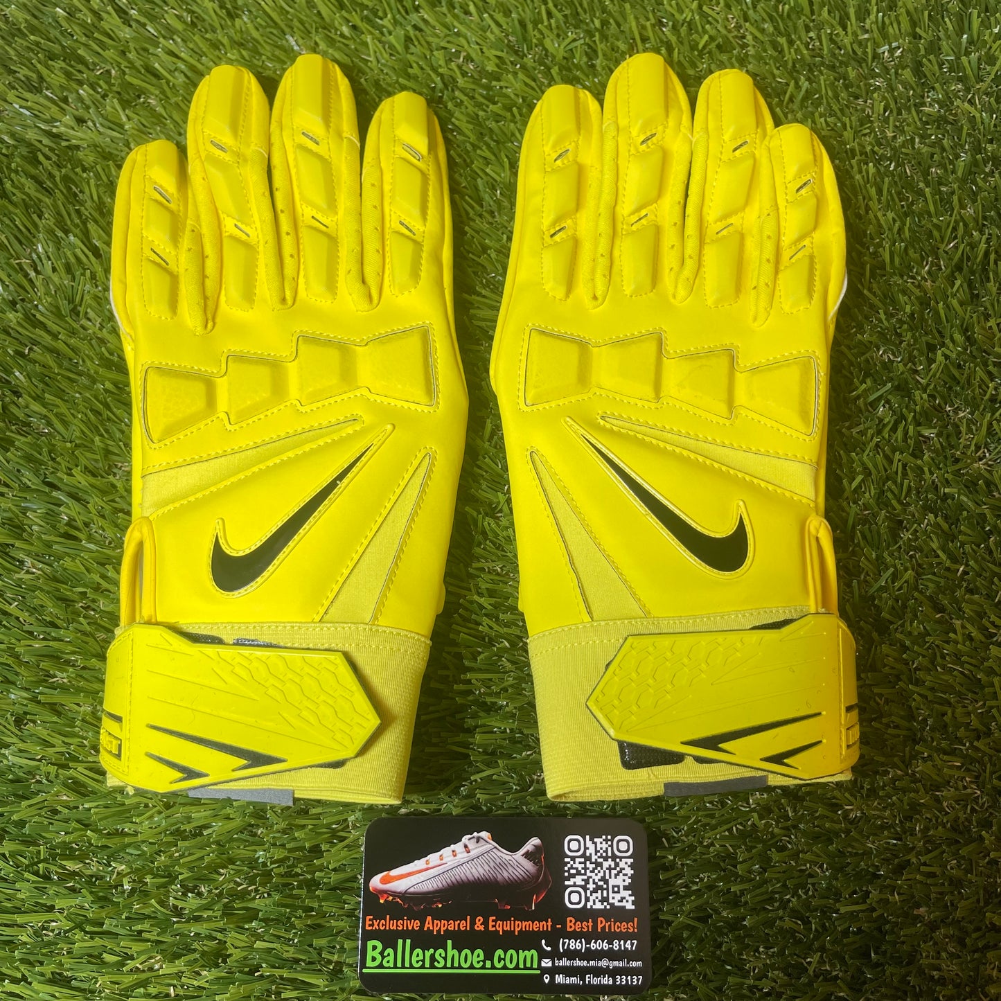 Nike Team Issue Oregon Ducks Hyperbeast 2.0 Hydragrip Padded Football Gloves