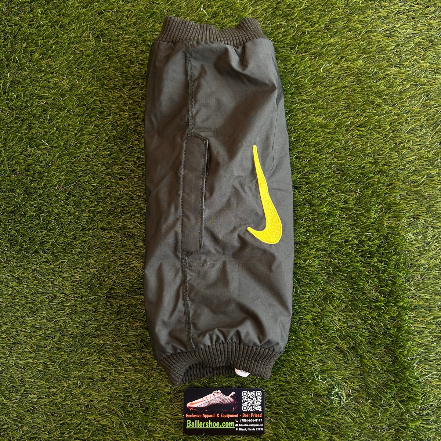 Nike Team Issue Oregon Ducks Pro Hyperwarm Handwarmer