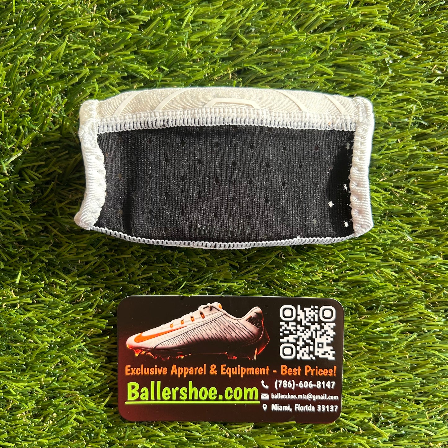 Nike Team Issue Dri-Fit Chin Shield 3.0