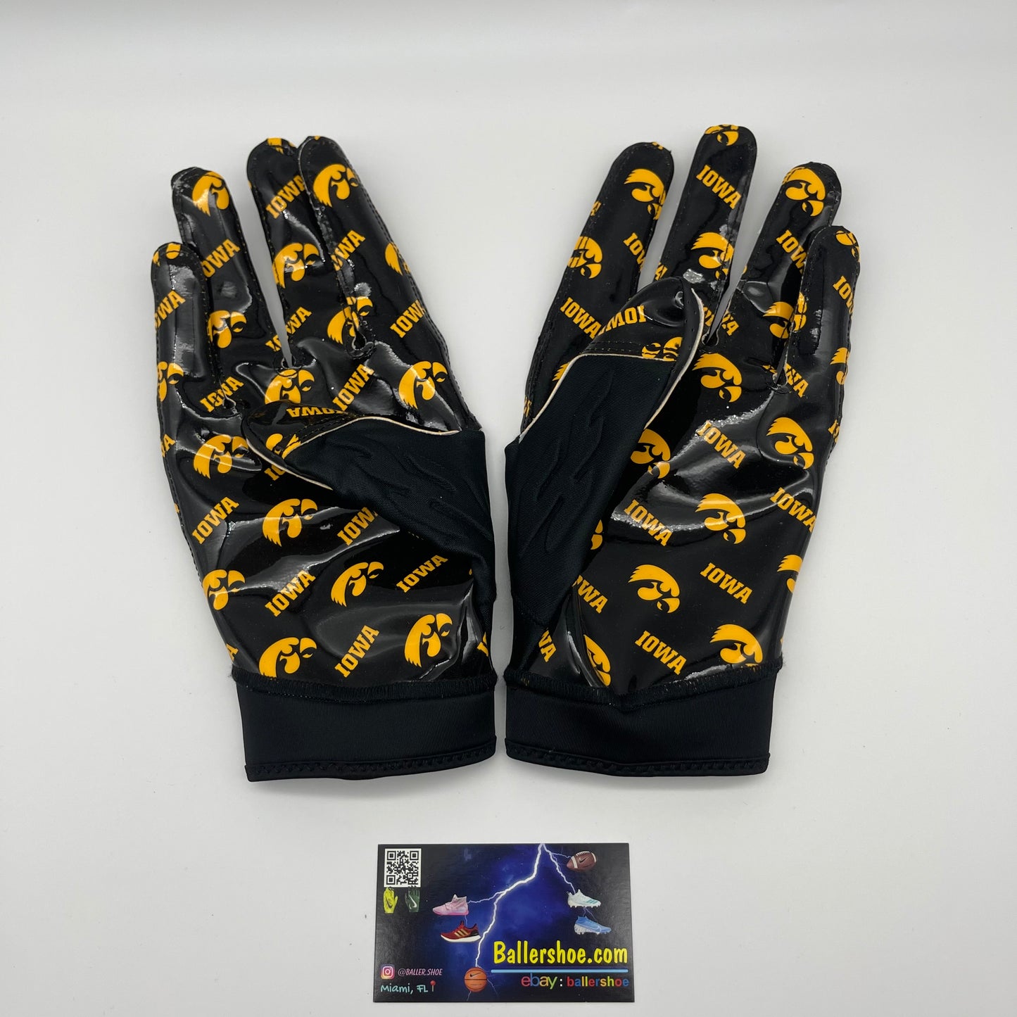 Nike Team Issue Iowa Hawkeyes Superbad 6.0 Football Gloves