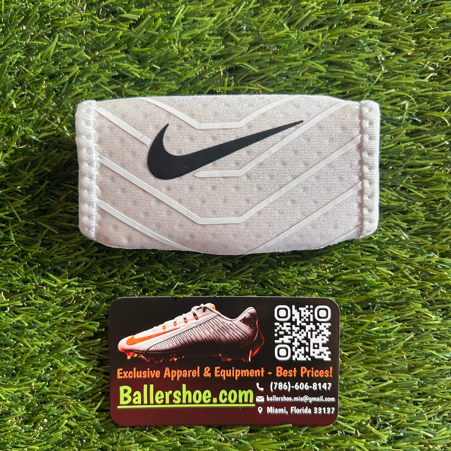 Nike Team Issue Dri-Fit Chin Shield 3.0
