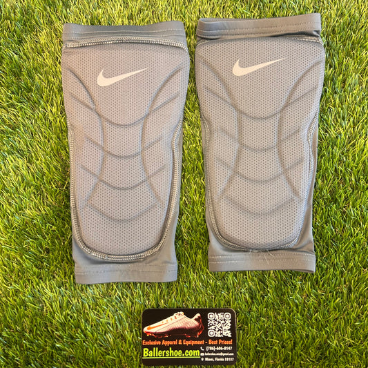 Nike Pro Hyperstrong Padded Shin Sleeves