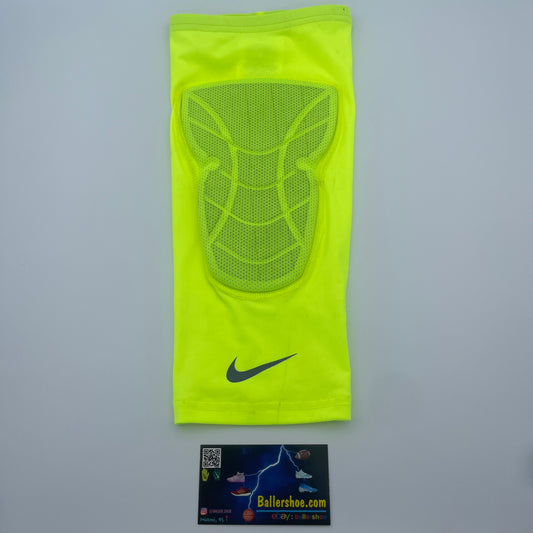 Nike Pro Hyperstrong Padded Knee Sleeve