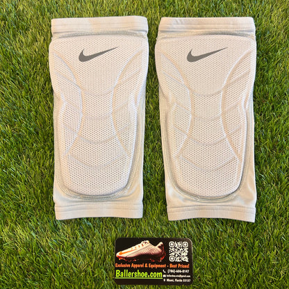 Nike Pro Hyperstrong Padded Shin Sleeves