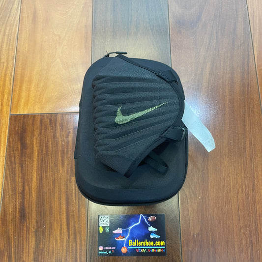 Nike Venturer Sport Performance Mask